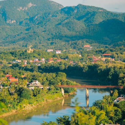 UN VIAJE POR LA MONTAÑA / DE LUANG PRABANG A PHONSAVAN