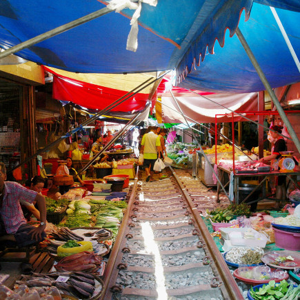 BANGKOK – RAILWAY MARKET – FLOATING MARKET – KANCHANABURI