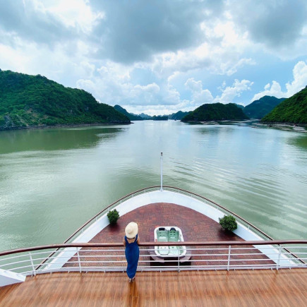BAHÍA DE HA LONG - HANÓI - VUELO A DA NANG - HOI AN
