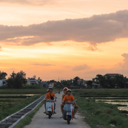 HOI AN: CALLES Y SABORES DE HOI AN EN VESPA – TOUR EN GRUPO