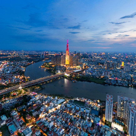 LLEGADA A LA CIUDAD DE HO CHI MINH (SAI GON)