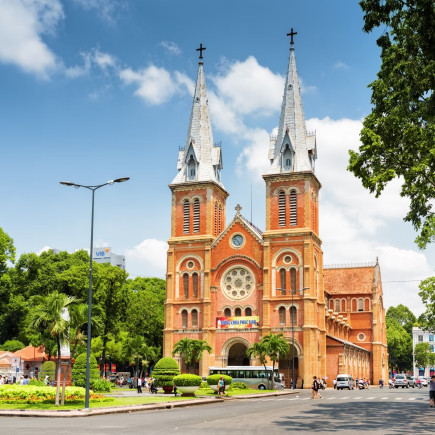 LLEGADA A HO CHI MINH (-)