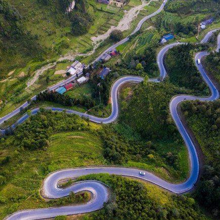 PUEBLO DE DONG VAN - MA LE - FRONTERA CON CHINA - ASTA DE LA BANDERA DE LUNG CU - PUNTO DEL POLO NORTE - PASO DE MA PI LENG - PUEBLO DE MEO VAC – UNIRSE AL GRUPO
