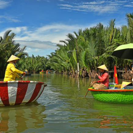 HANÓI - VUELO A DA NANG - TOUR A PIE EN HOI AN