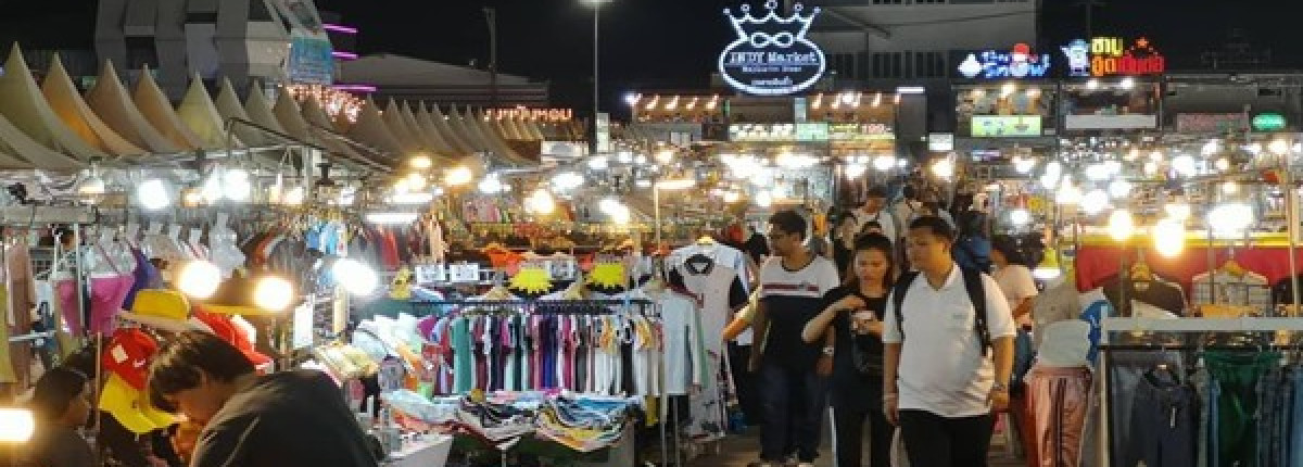 Experimente los sabores de Bangkok de noche en un tour privado de comida callejera y mercados nocturnos de Bangkok