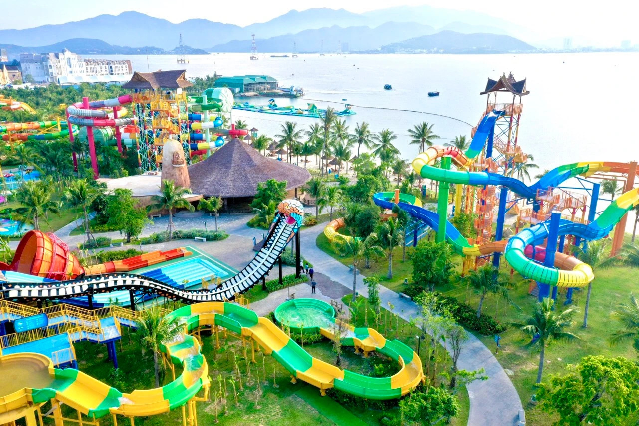 VINPEARLLAND-AMUSEMENT-PARK.jpg (515 KB)