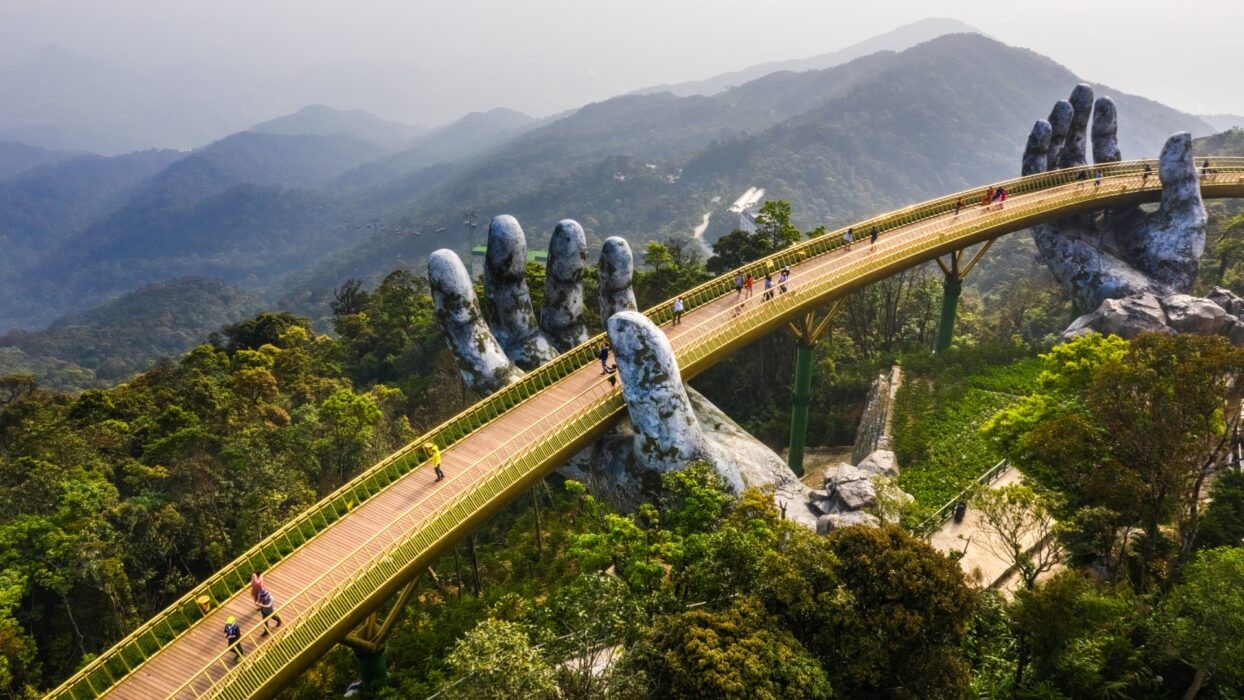 luxury-vietnam-heritage-and-coastal-escape-across-iconic-destinations1.jpg (254 KB)