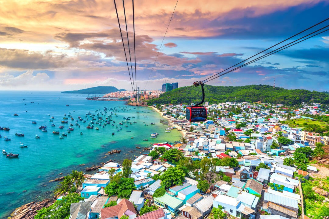 luxury-vietnam-heritage-and-coastal-escape-across-iconic-destinations8.jpg (259 KB)