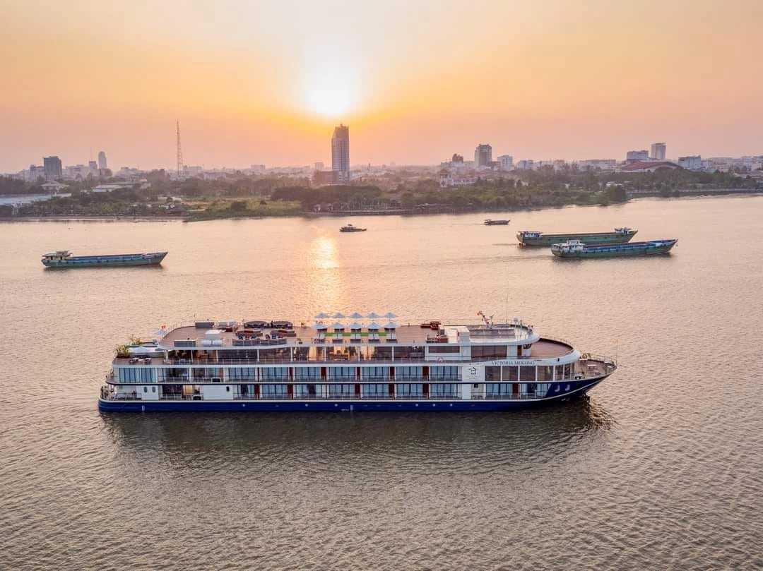 mekong-river-luxury-cruise-vietnam-to-cambodia-slow-grand2.png (917 KB)