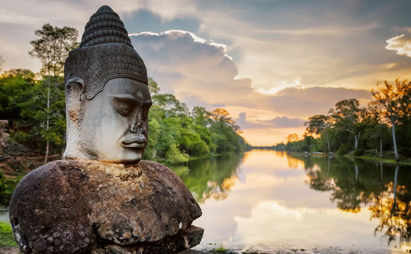 Angkor-Wat-Cambodia-.jpg.jpg (449 KB)