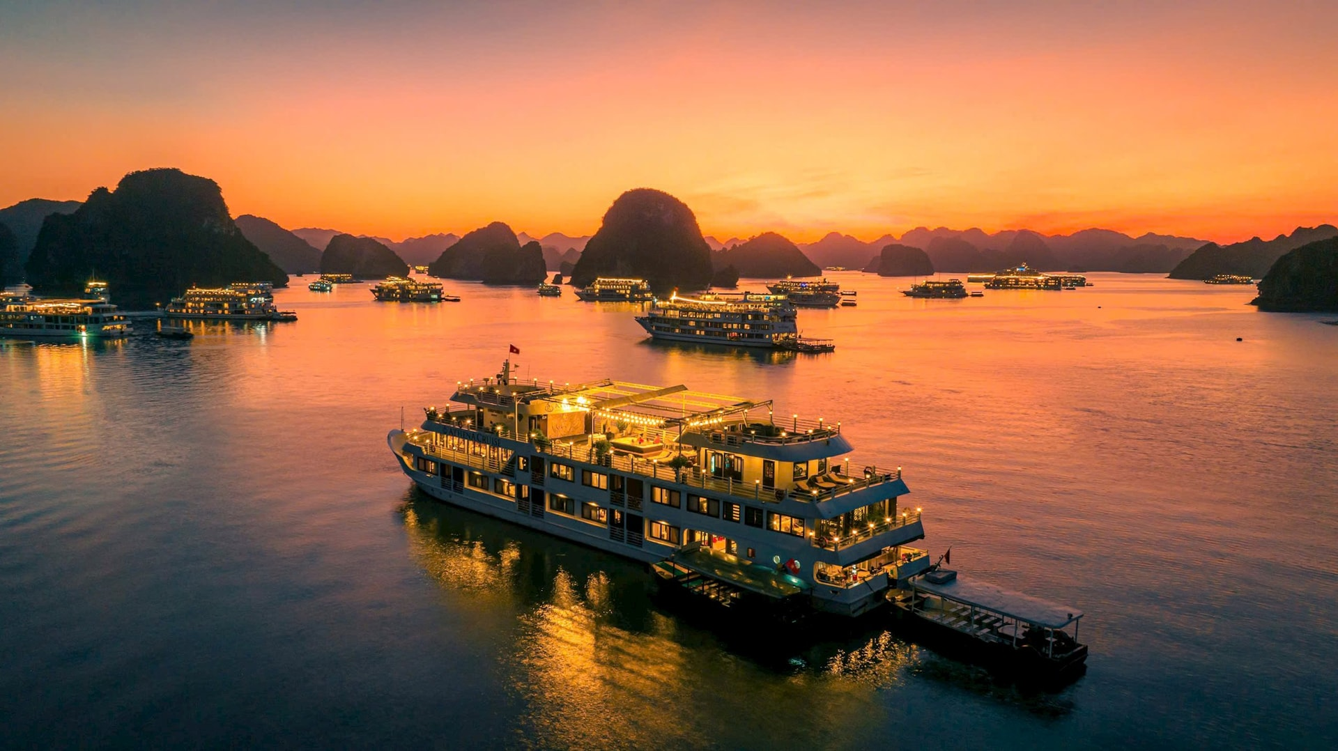 vietnam-luxury-holiday-packages-high-end-travel-experiences1.png (2.20 MB)
